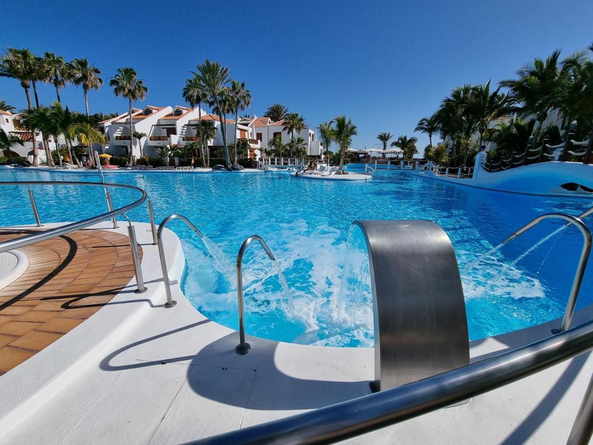 Studio No 2 Just 100 To Beach And Sea, Large Terrace, Heated Pool, Wifi, Aircondition For A Fee Playa de las Americas  Esterno foto