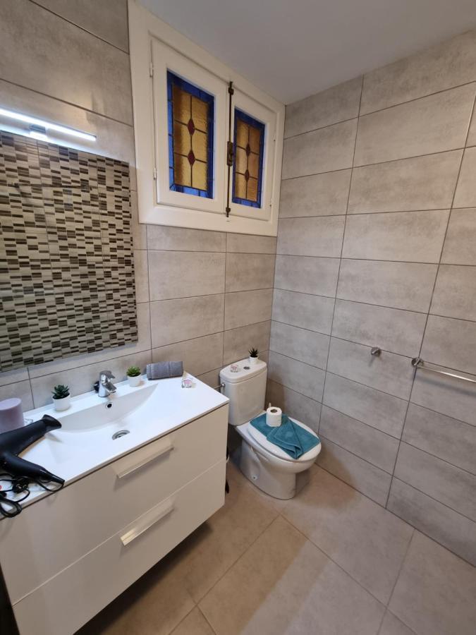 Studio No 2 Just 100 To Beach And Sea, Large Terrace, Heated Pool, Wifi, Aircondition For A Fee Playa de las Americas  Esterno foto