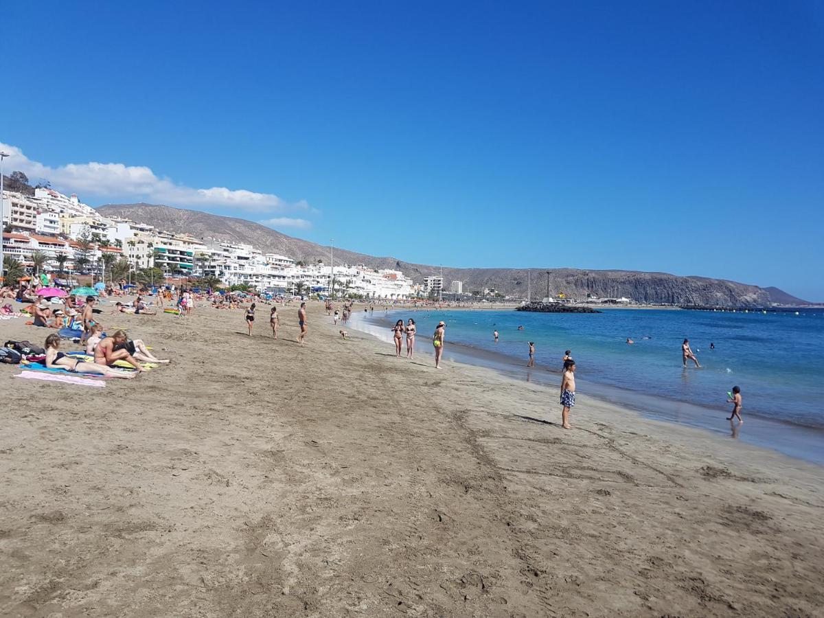 Studio No 2 Just 100 To Beach And Sea, Large Terrace, Heated Pool, Wifi, Aircondition For A Fee Playa de las Americas  Esterno foto